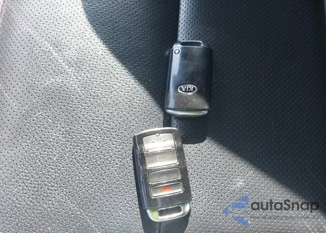 2019 Kia Cadenza Technology z USA, uszkodzony, nr VIN KNALC4J1XK5168959